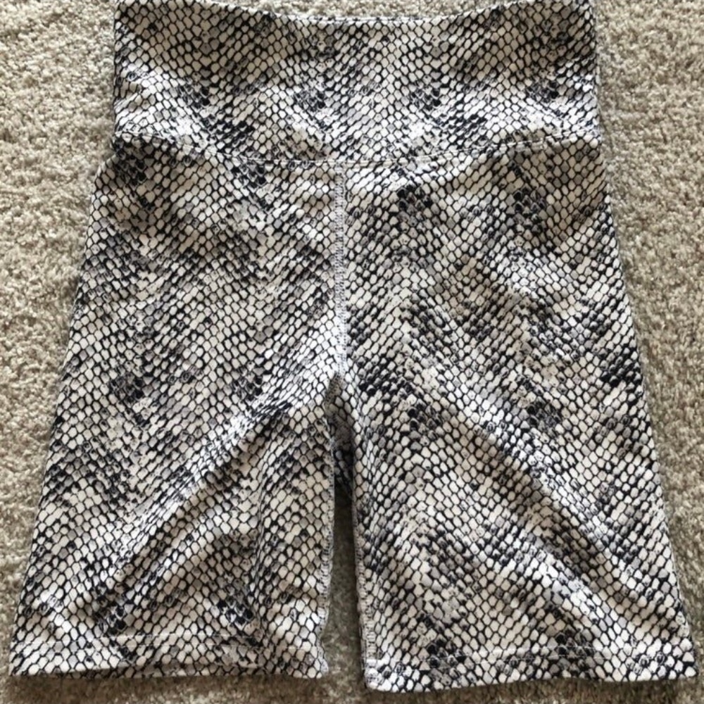 Balance Collection workout shorts